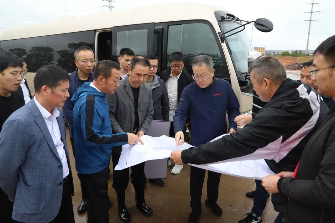 汪華輝率隊調研新能源汽車科技產業園項目及周邊配套設施建設情況